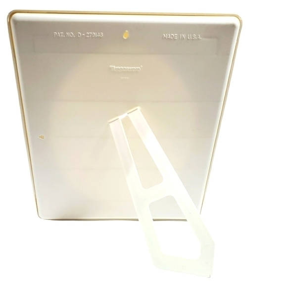 Vintage plastic Tupperware large 10 X 12 Picture frame - Picture 3 of 8